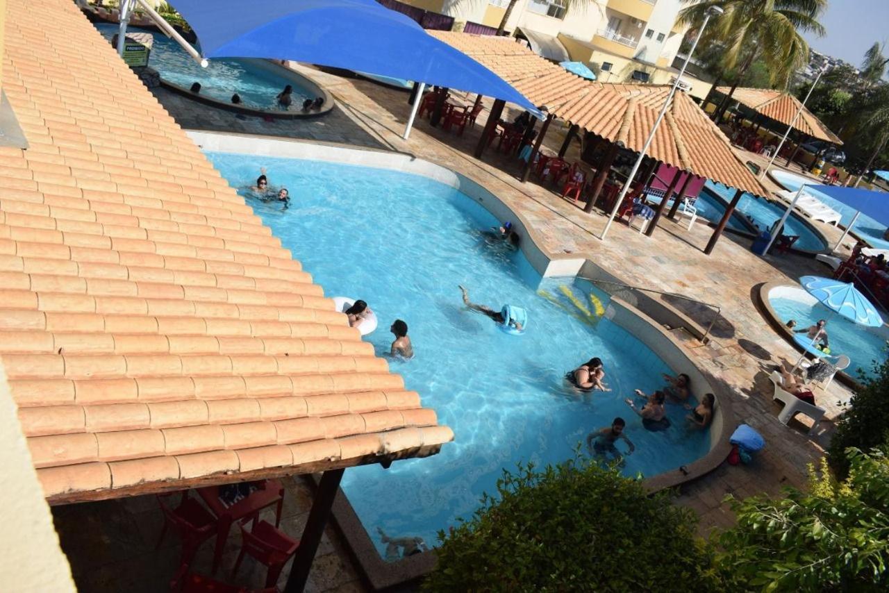 Flat Para Temporada Perto Singapura Shopping Com 7 Piscinas, Bar Molhado, Restaurante - A 3 Min Centro De Caldas Novas! Eksteriør billede